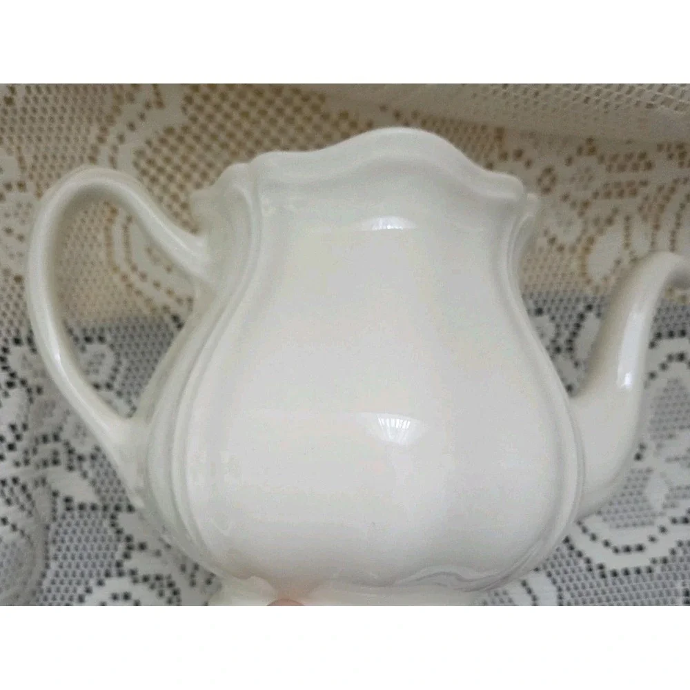 Vintage Wedgewood Queens Shape Plain Creamware Teapot Etruria Barlaston England